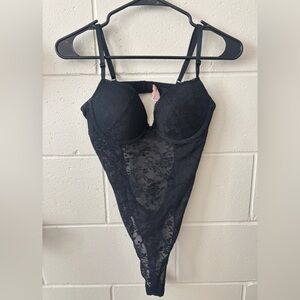 Le Vie en Rose black Floral lace and mesh Push up body suit size Medium